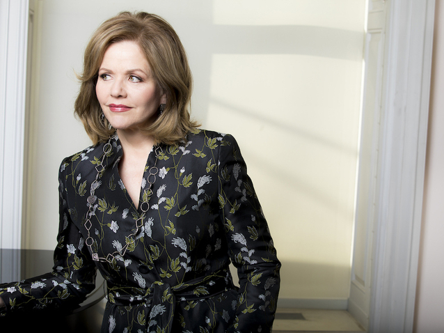 Xl_renee_fleming_credit_scenario_two