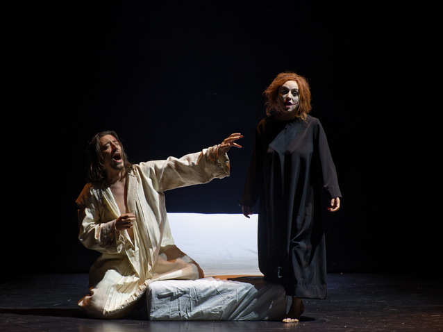 Ruth Iniesta (Thaïs) et Jérôme Boutillier (Athanaël), Thaïs de Massenet, Opéra de Saint-Etienne (2024) © Opéra de Saint-Etienne-Cyrille Cauvet